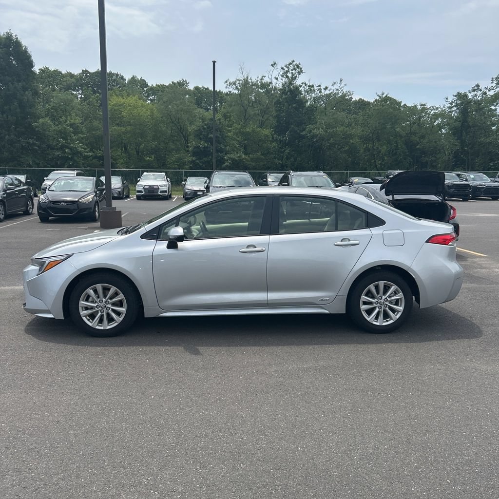 Used 2026 Toyota Corolla LE w/ LE Premium Package AWD/4WD image 9