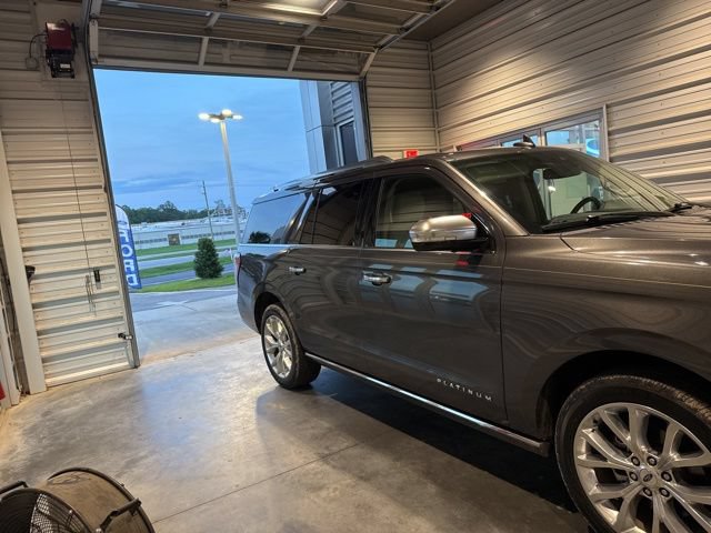 Certified 2018 Ford Expedition Max Platinum AWD/4WD image 4