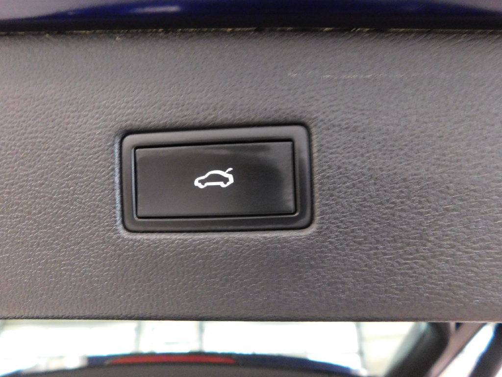 Used 2022 Volkswagen Tiguan SEL R-Line AWD/4WD image 45