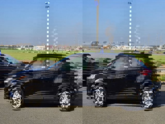 Used 2024 Nissan Kicks S image 2