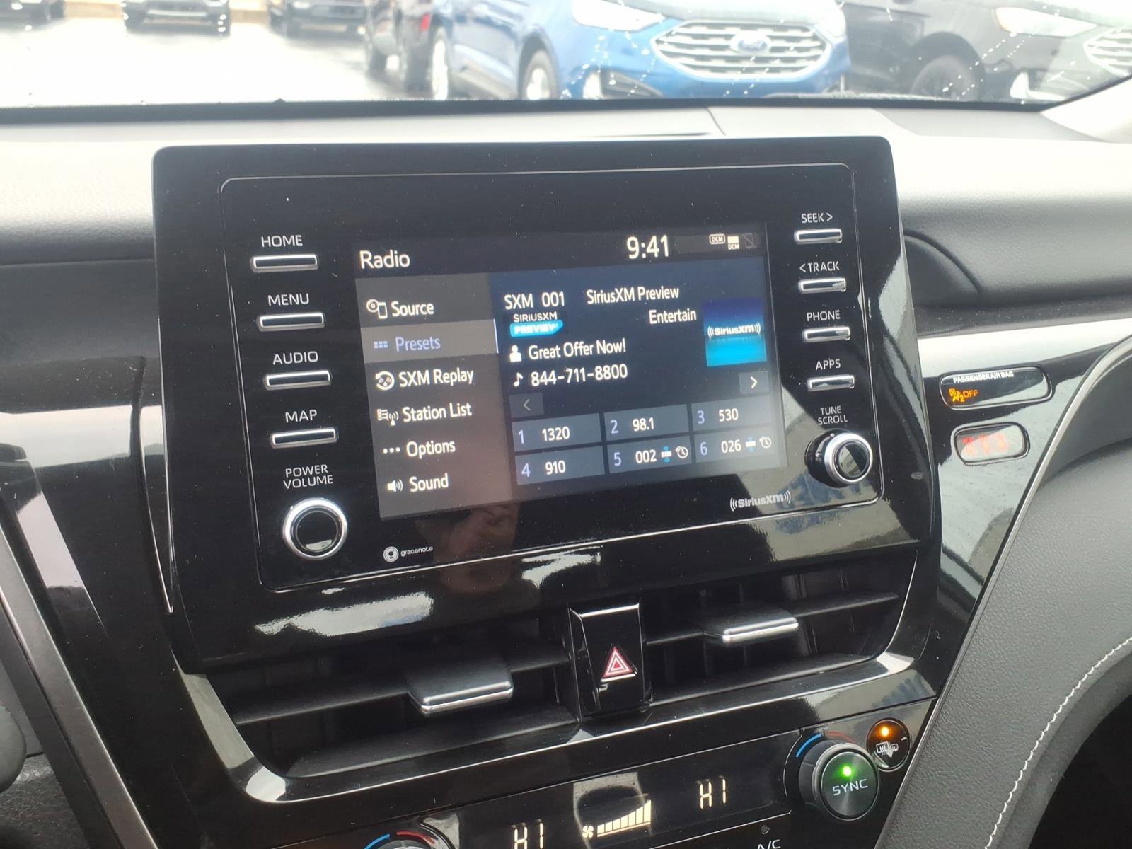 Used 2023 Toyota Camry SE image 16