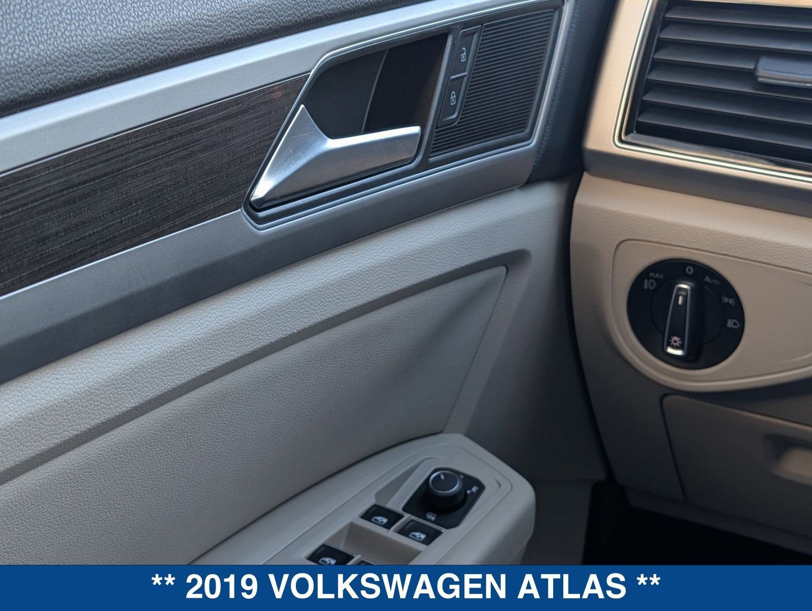 Used 2019 Volkswagen Atlas SEL FWD image 24