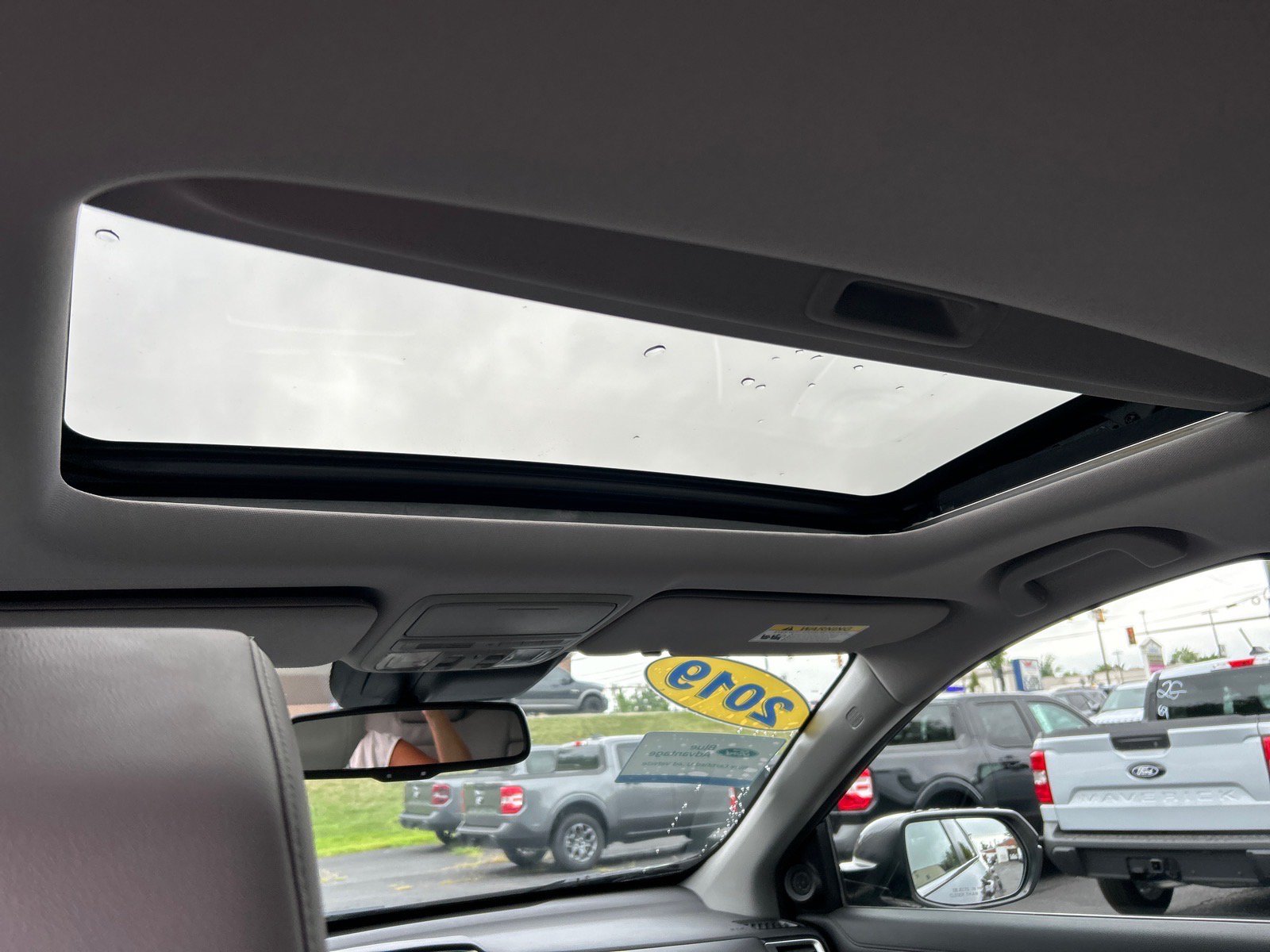 Used 2019 Honda CR-V Touring image 4