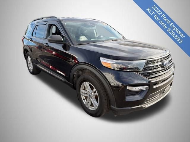 Certified 2022 Ford Explorer XLT w/ Equipment Group 202A image 13