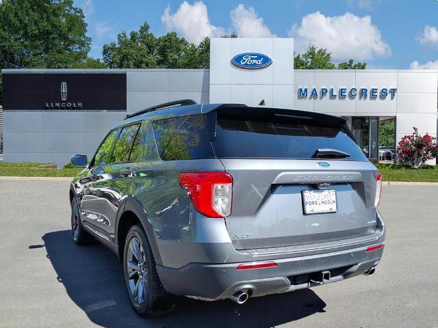 Certified 2023 Ford Explorer XLT w/ Equipment Group 202A AWD/4WD image 3