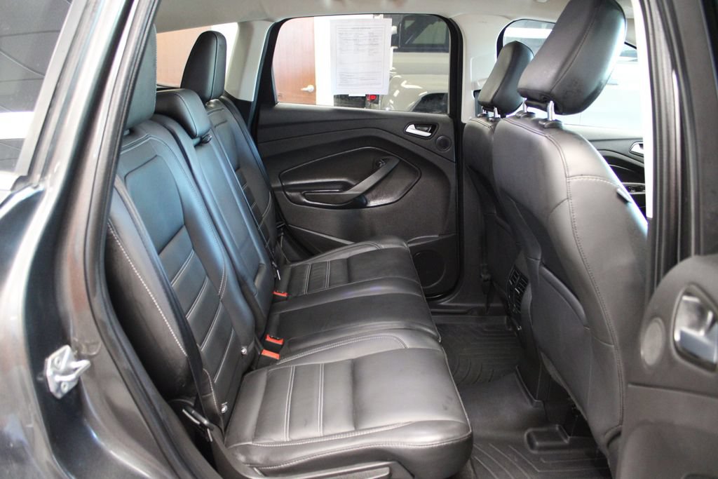 Certified 2019 Ford Escape Titanium w/ U9j03 - Titanium Tow Package AWD/4WD image 37