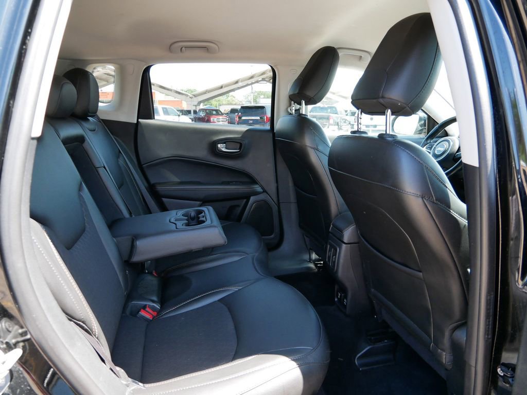 Used 2019 Jeep Compass Latitude w/ Popular Equipment Group AWD/4WD image 9