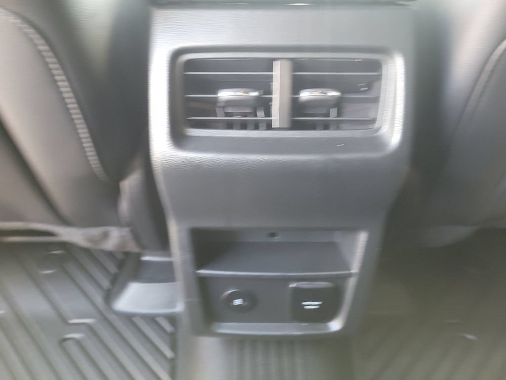 Certified 2024 Ford Edge ST-Line AWD/4WD image 13