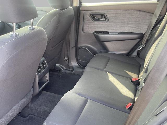 Used 2023 Nissan Rogue S image 21