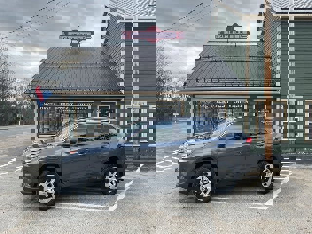 Used 2020 Toyota RAV4 LE w/ All Weather Liner Package AWD/4WD image 3