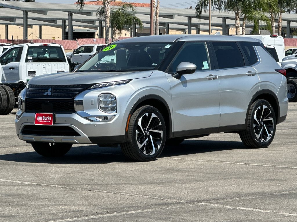 Used 2024 Mitsubishi Outlander SE AWD/4WD image 7