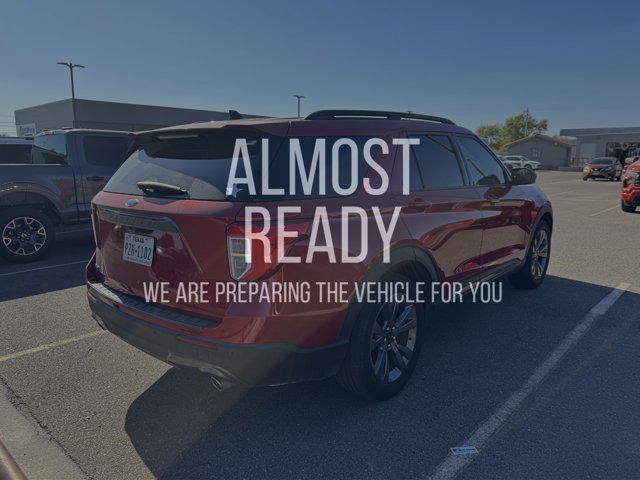 Certified 2021 Ford Explorer XLT w/ Equipment Group 202A image 3