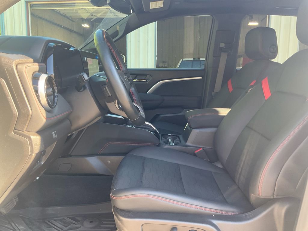 Used 2024 Chevrolet Colorado Z71 w/ Z71 Convenience Package 2 image 16