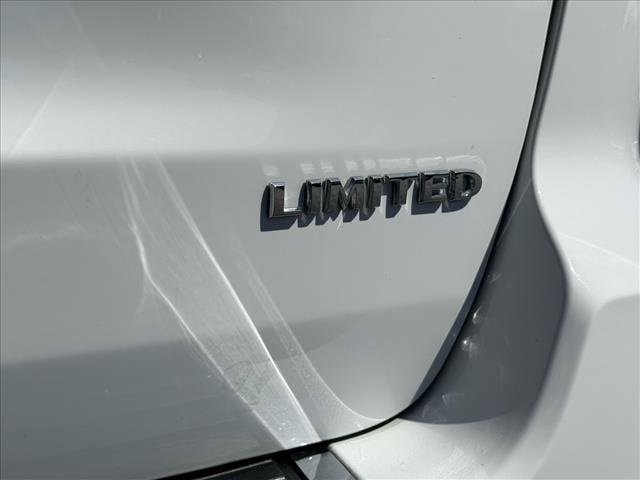 Used 2022 Jeep Grand Cherokee Limited image 16