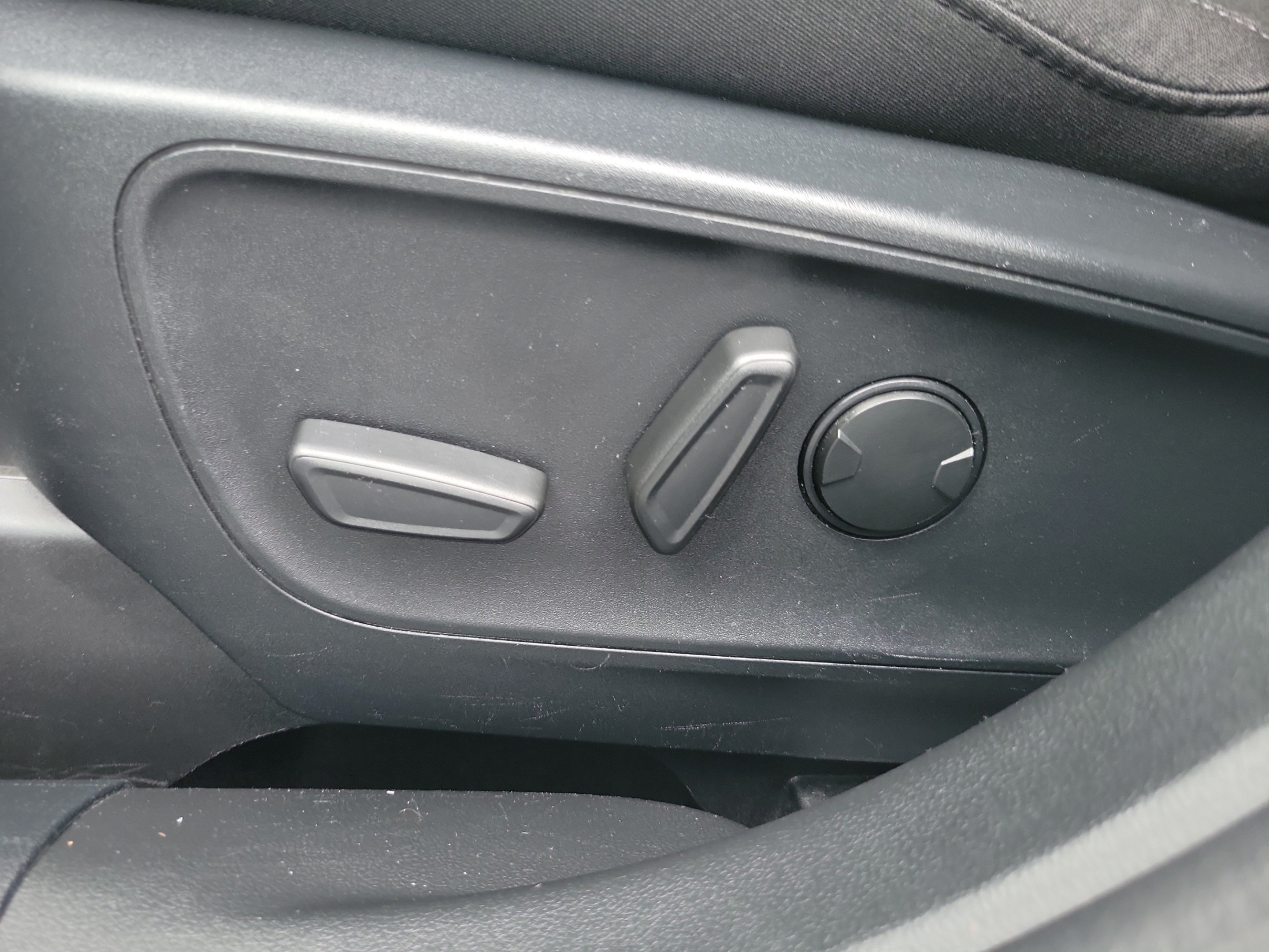Certified 2024 Ford Escape Active AWD/4WD image 17