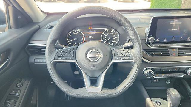 Used 2024 Nissan Altima 2.5 SV FWD image 23