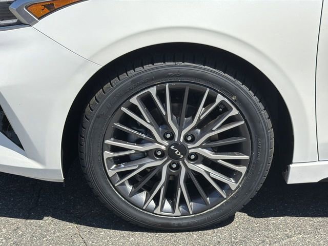 Used 2023 Kia Forte GT-Line w/ GT-Line Premium Package FWD image 11