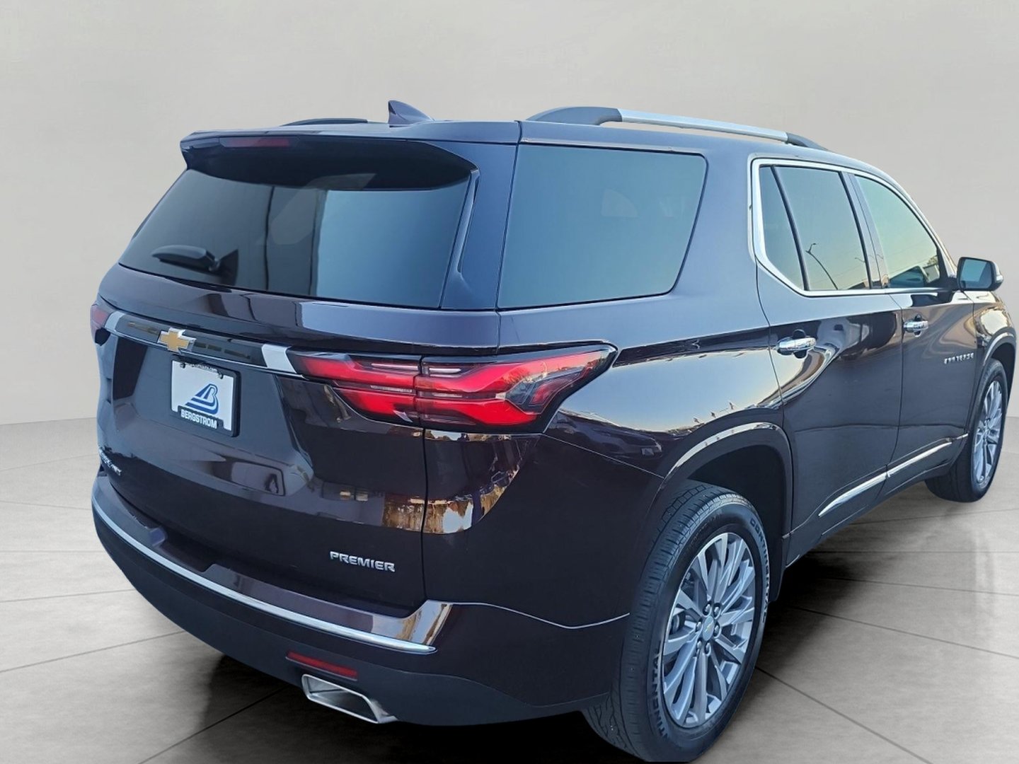 Used 2023 Chevrolet Traverse Premier AWD/4WD image 11