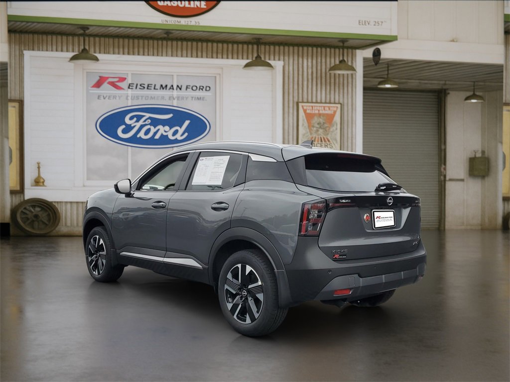 Used 2025 Nissan Kicks SV w/ SV Premium Package image 3