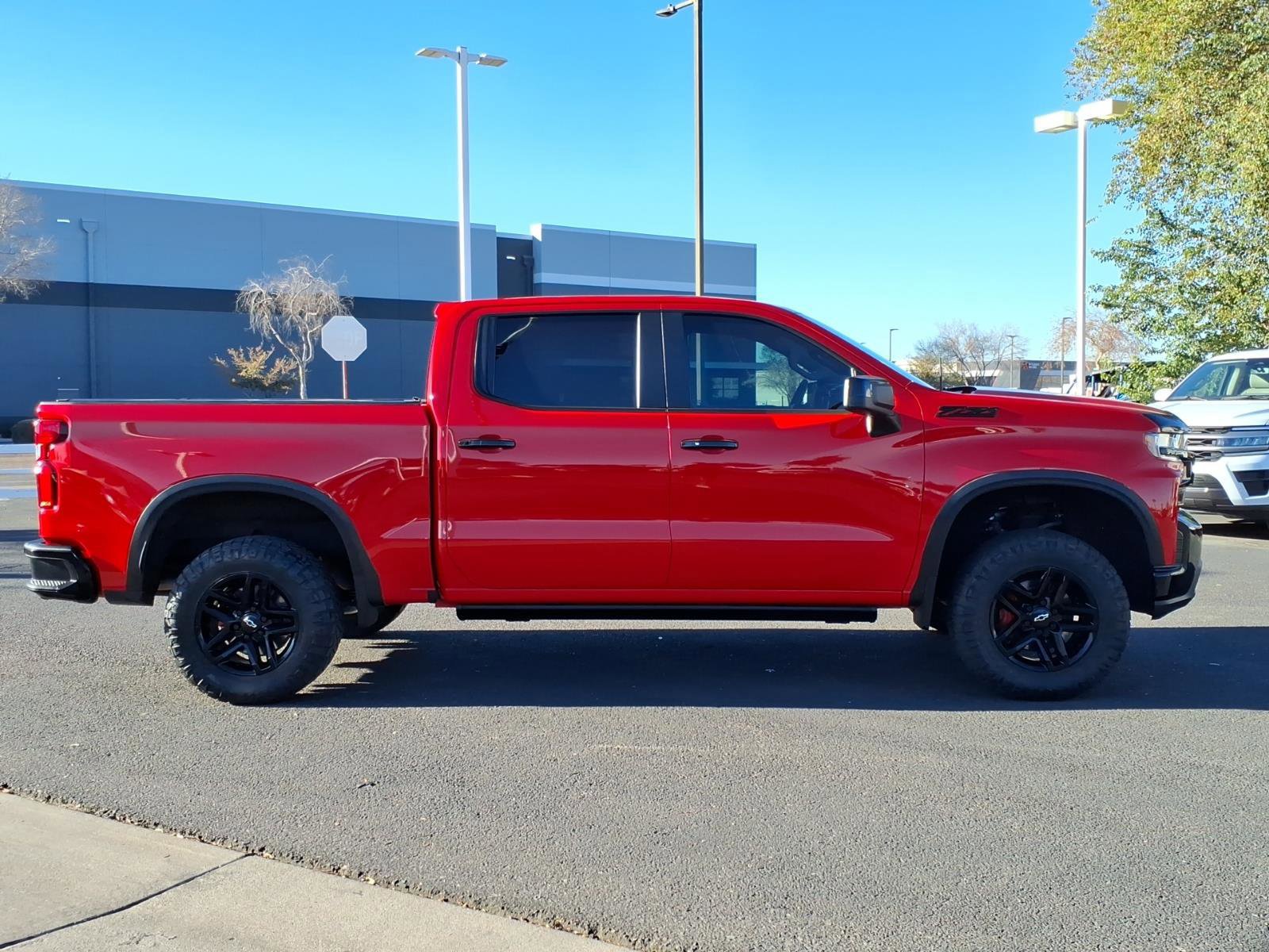 Used 2021 Chevrolet Silverado 1500 LT Trail Boss image 2