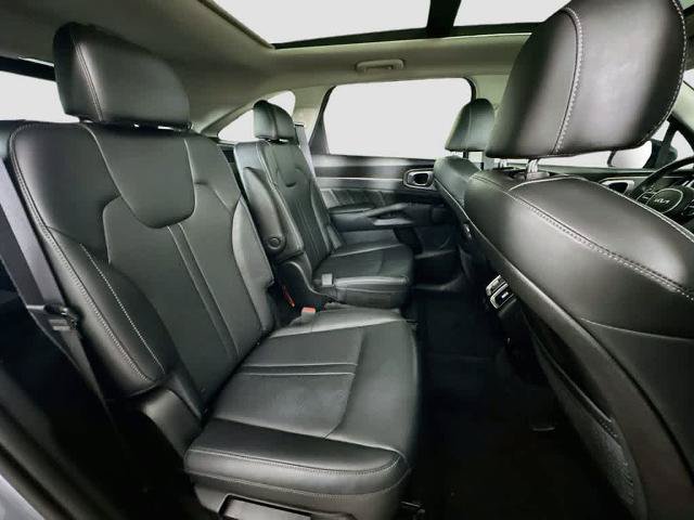 Used 2023 Kia Sorento SX AWD/4WD image 34