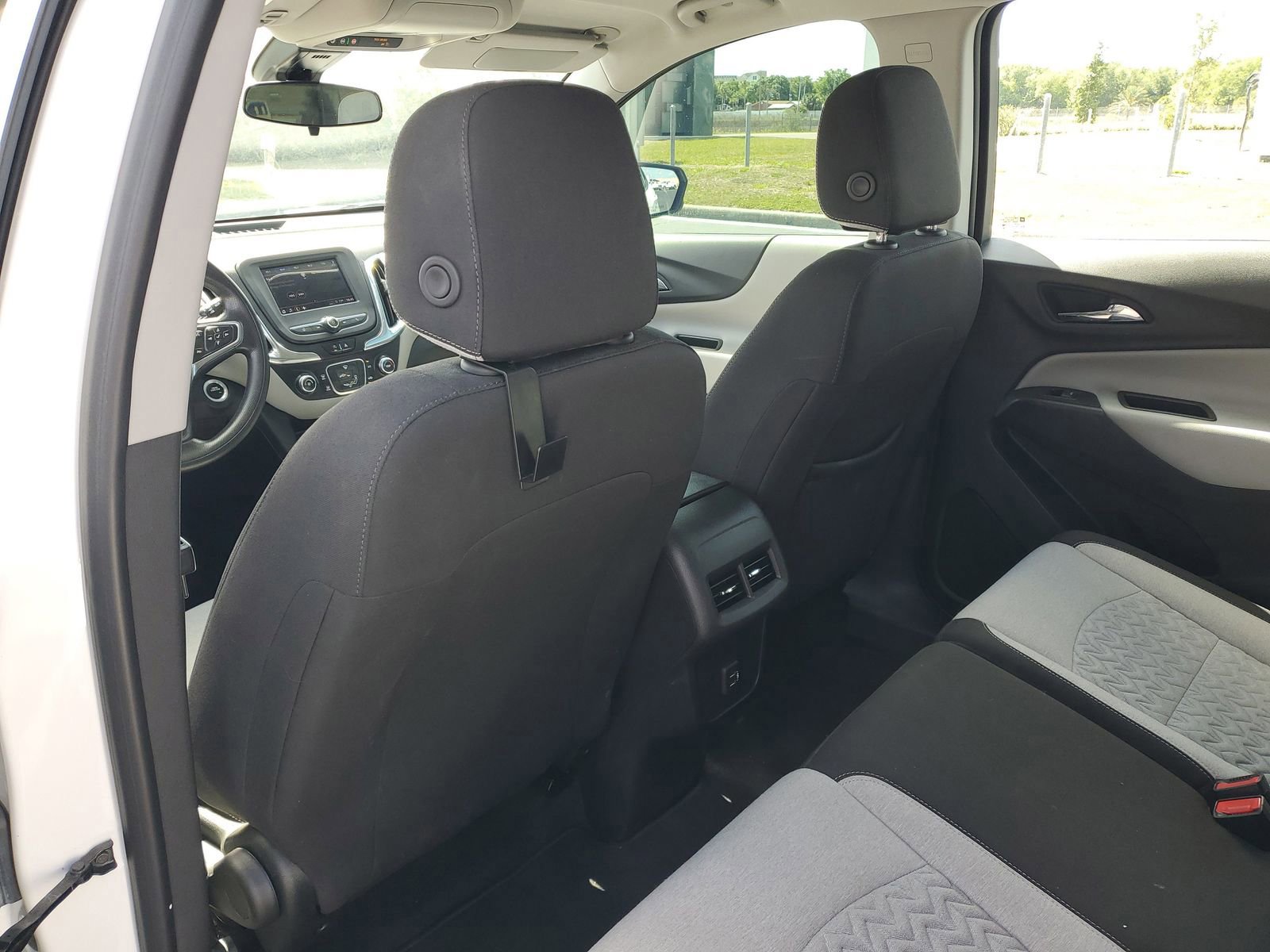 Used 2024 Chevrolet Equinox LS FWD image 9