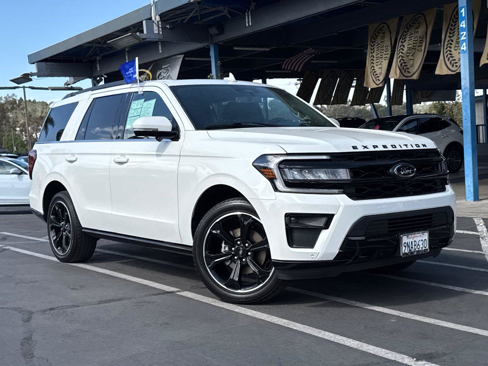 Certified 2024 Ford Expedition Limited AWD/4WD image 2