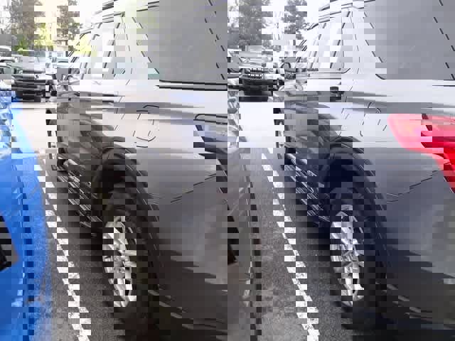 Certified 2022 Ford Explorer XLT w/ Class IV Trailer Tow Package image 5