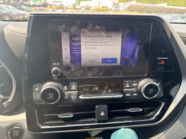 Used 2023 Toyota Highlander XLE AWD/4WD image 39