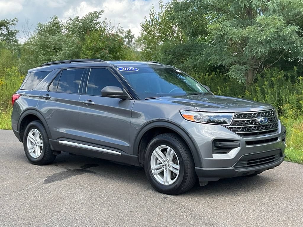 Certified 2022 Ford Explorer XLT w/ Class IV Trailer Tow Package