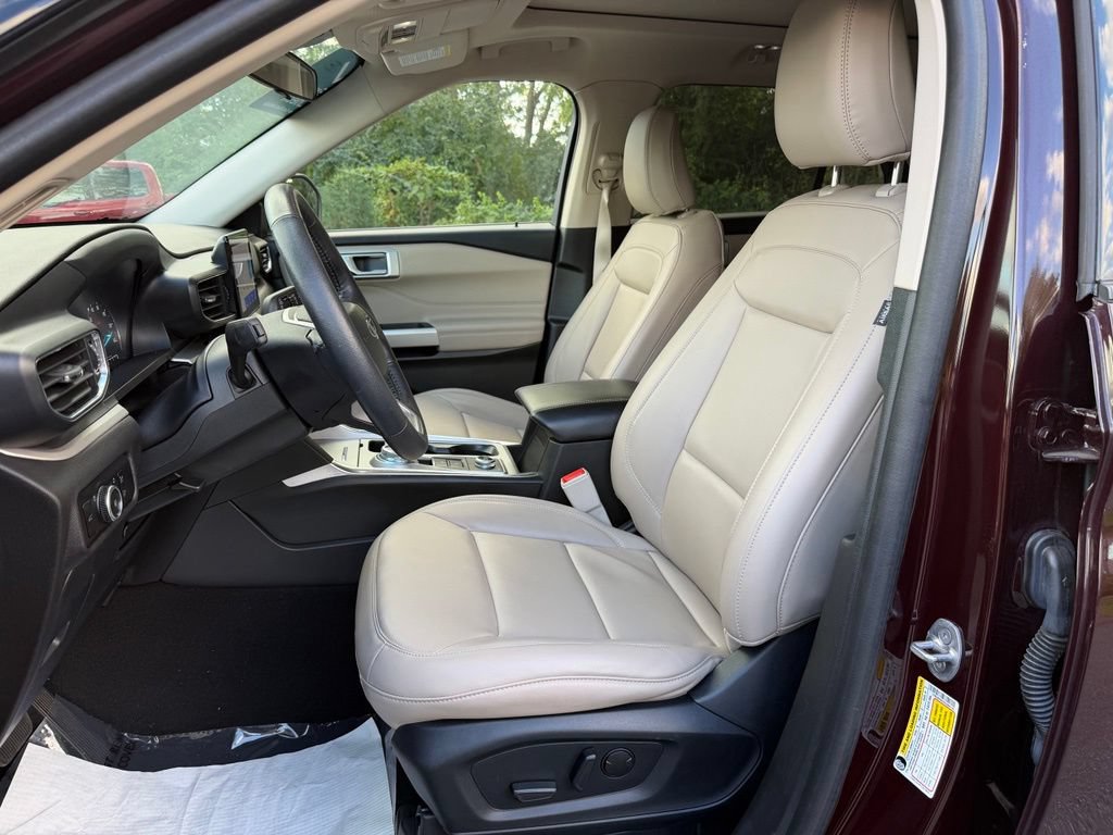 Certified 2023 Ford Explorer XLT w/ Equipment Group 202A AWD/4WD image 12