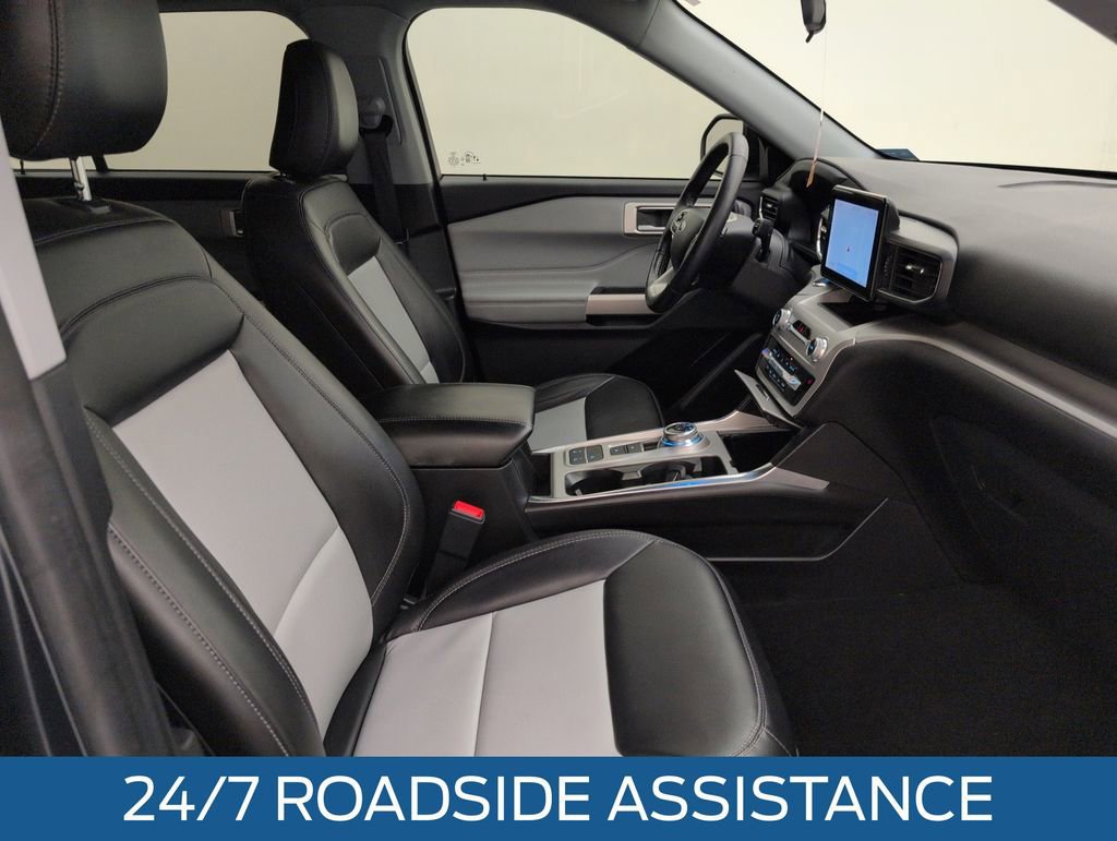 Certified 2022 Ford Explorer XLT w/ Equipment Group 202A image 15