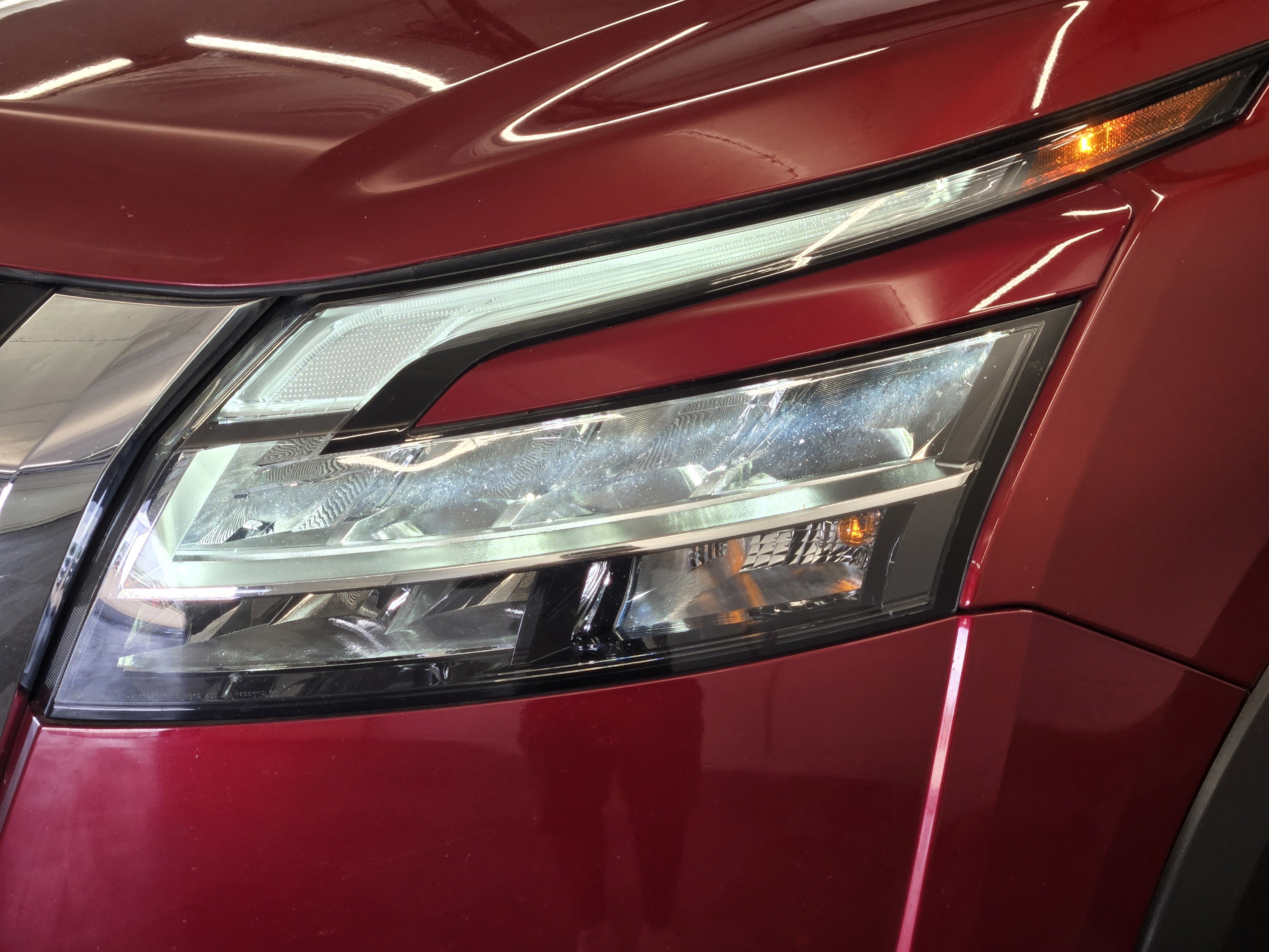 Used 2022 Nissan Pathfinder SL AWD/4WD image 8