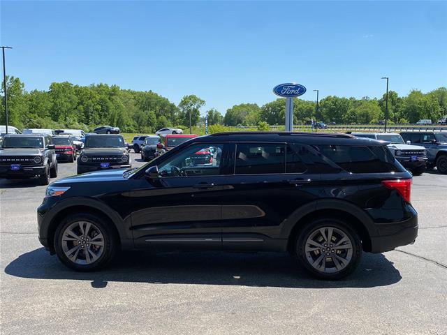 Certified 2023 Ford Explorer XLT w/ Equipment Group 202A AWD/4WD image 4