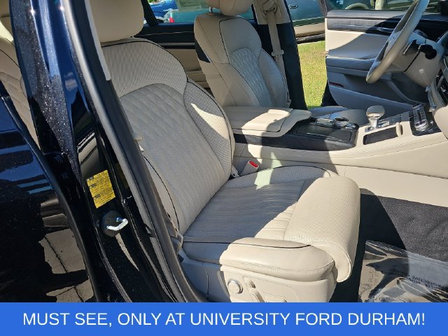 Used 2020 Genesis G90 3.3T Premium RWD image 10