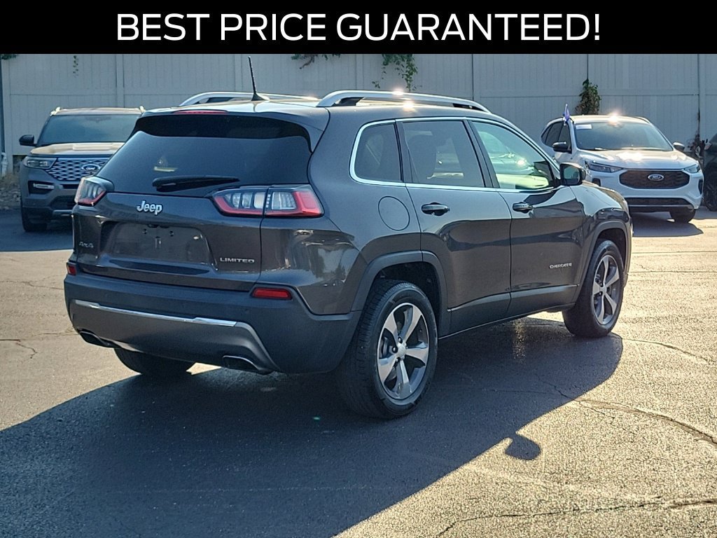 Used 2019 Jeep Cherokee Limited w/ Luxury Group AWD/4WD image 4