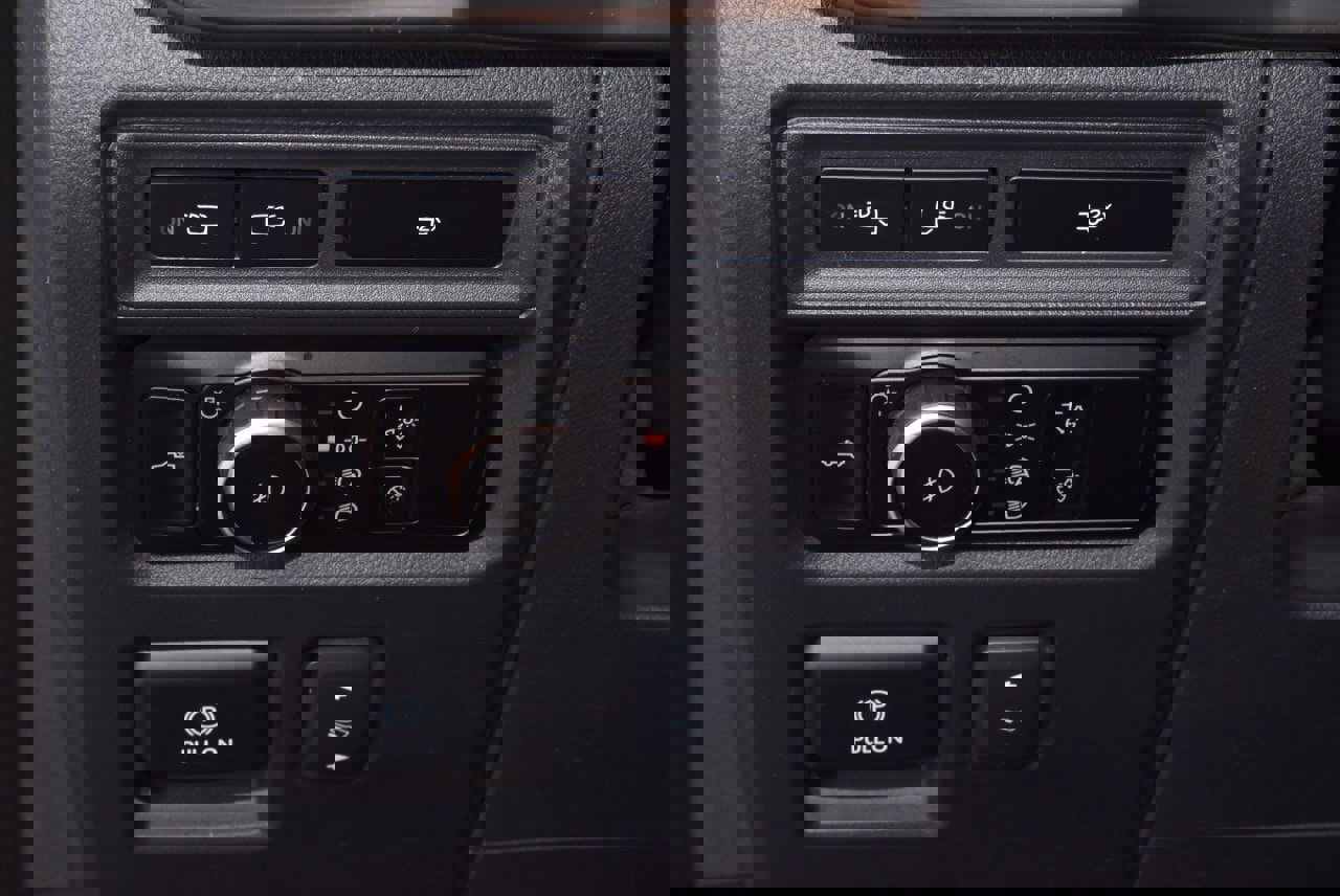 Certified 2023 Ford F150 Lariat w/ Equipment Group 502A High image 34