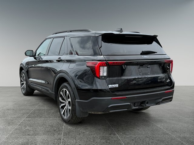 Certified 2025 Ford Explorer ST-Line AWD/4WD image 4