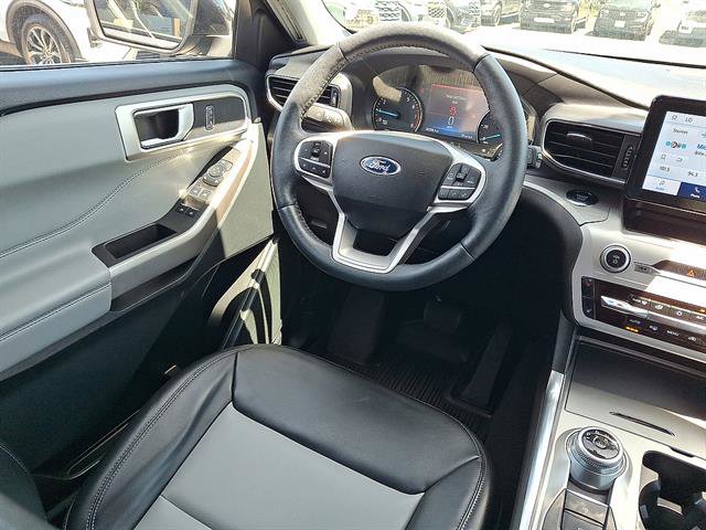 Certified 2023 Ford Explorer XLT w/ Equipment Group 202A AWD/4WD image 6