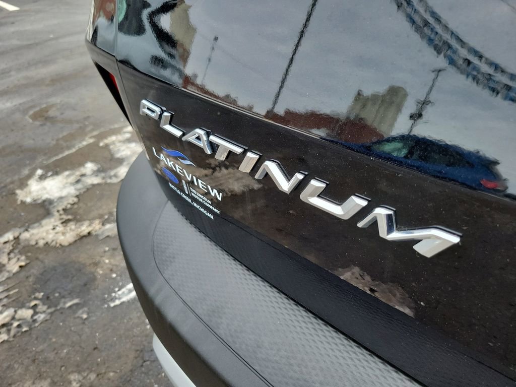 Certified 2025 Ford Escape Platinum image 25
