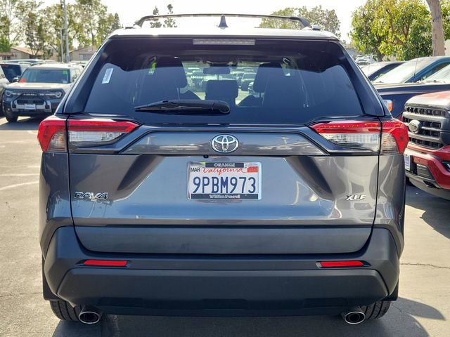 Used 2021 Toyota RAV4 XLE Premium FWD image 4