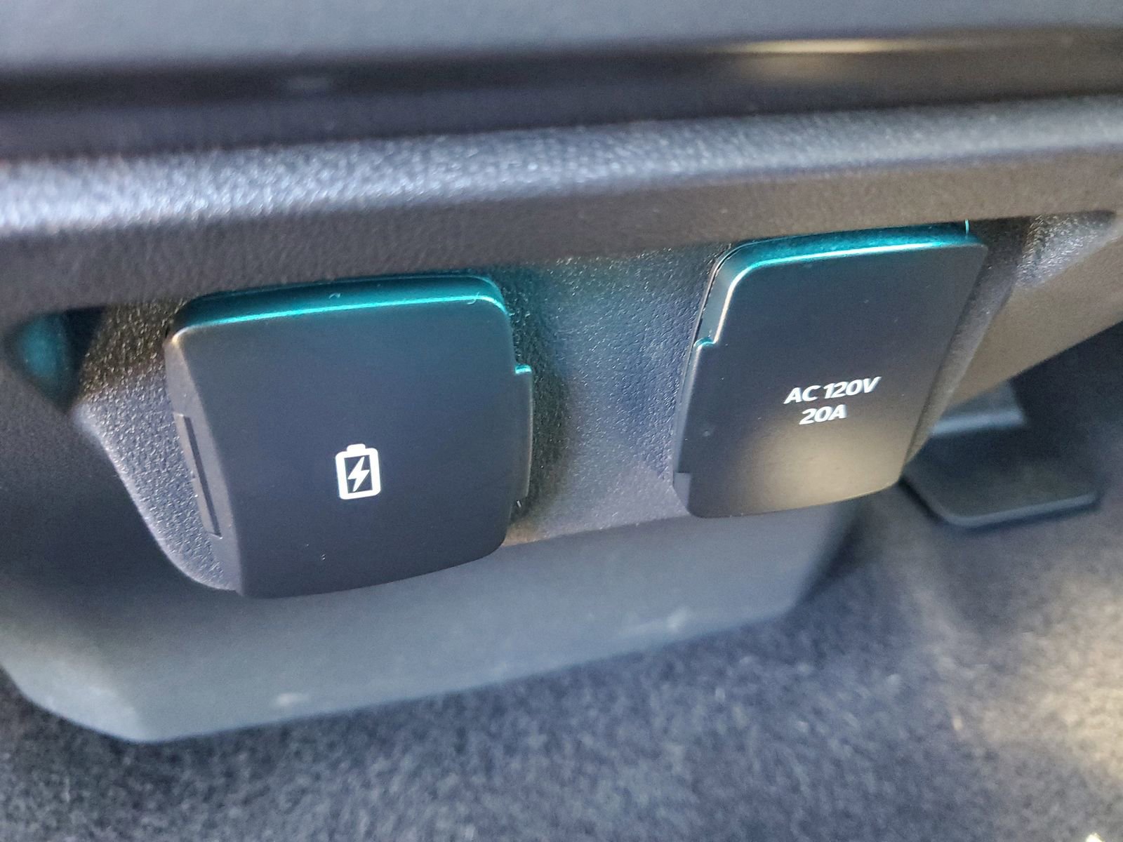 Certified 2024 Ford F150 Lariat w/ Equipment Group 502A High AWD/4WD image 12