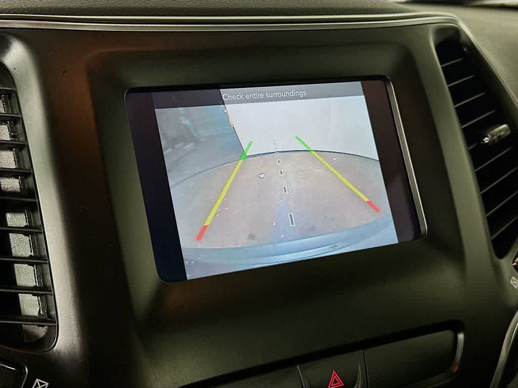 Used 2019 Jeep Cherokee Latitude Plus w/ Cold Weather Group AWD/4WD image 28