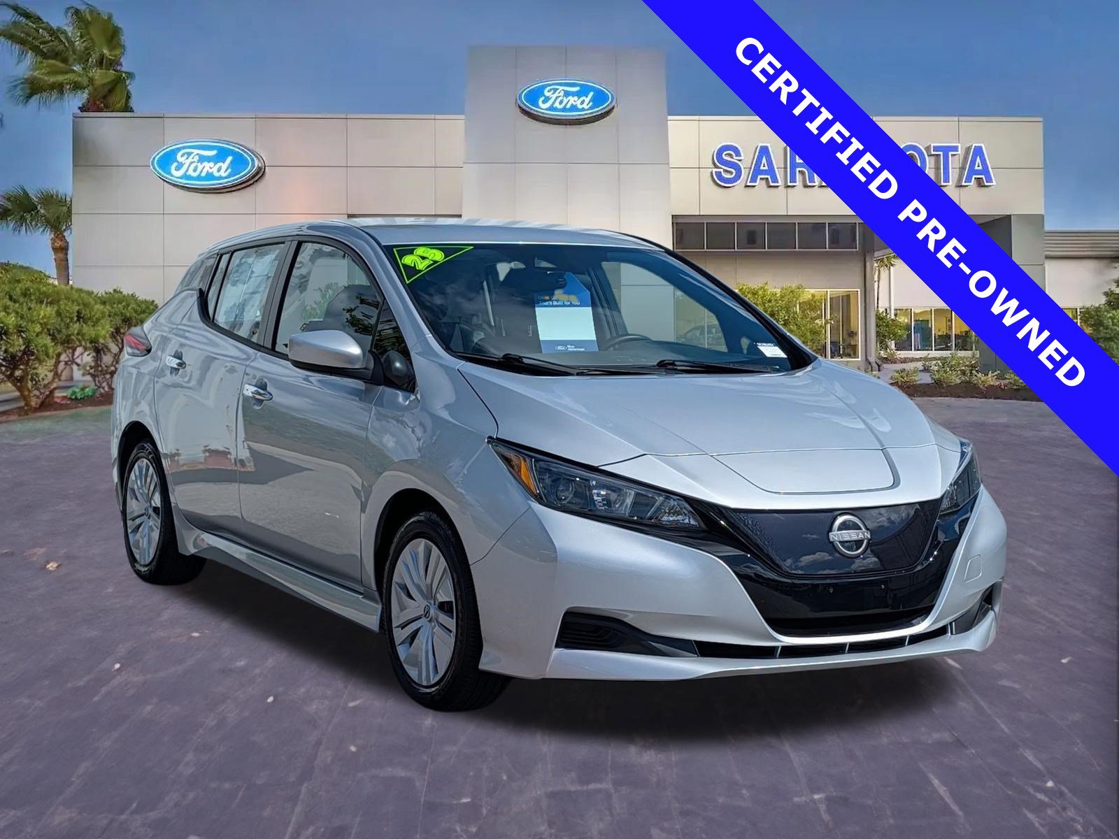 Used 2025 Nissan Leaf S FWD image 1