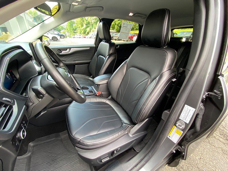 Certified 2025 Ford Escape Platinum w/ Premium Technology Package AWD/4WD image 24
