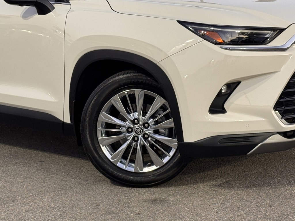 Used 2024 Toyota Grand Highlander Platinum image 4