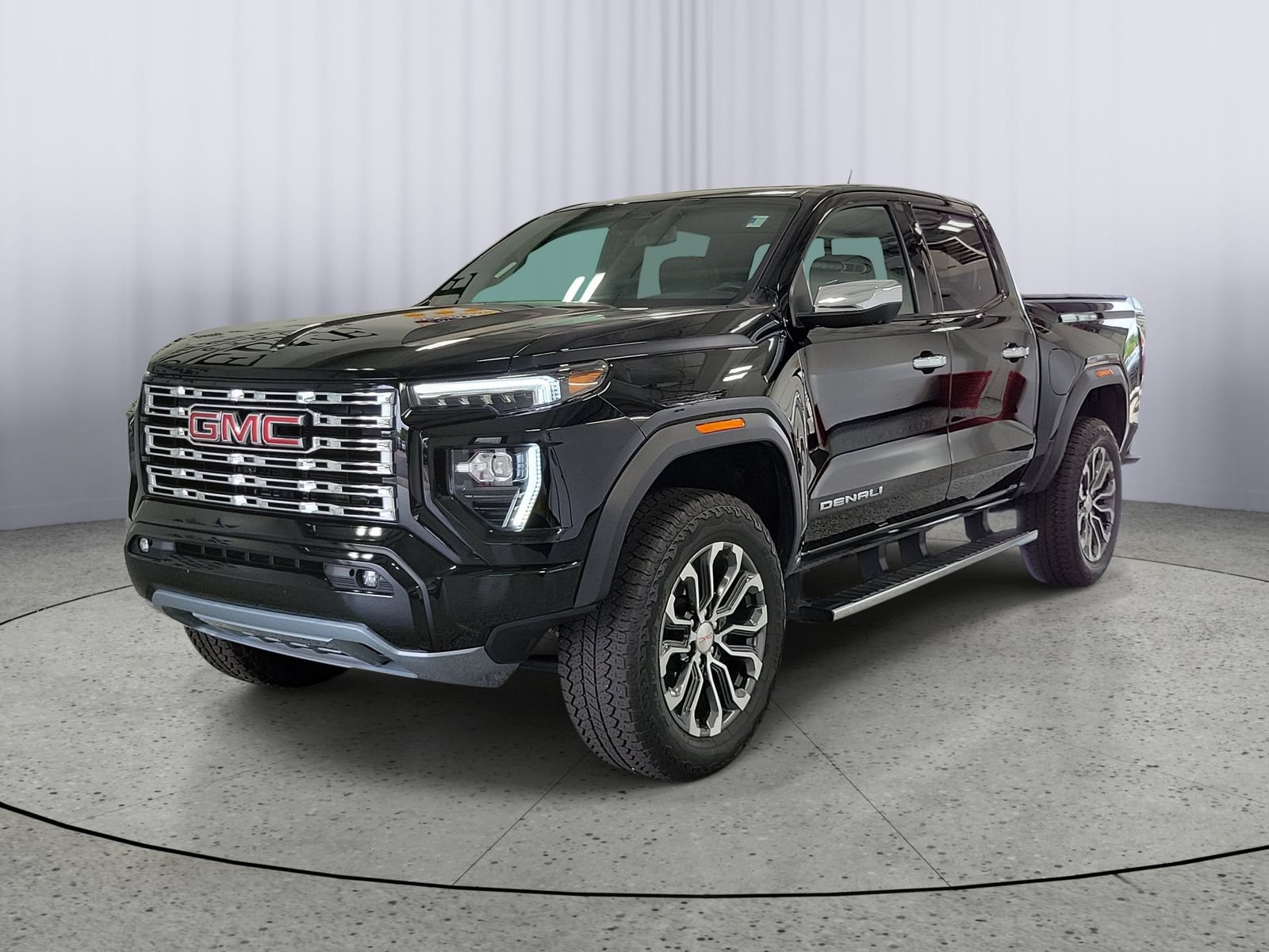 Used 2025 GMC Canyon Denali AWD/4WD image 4