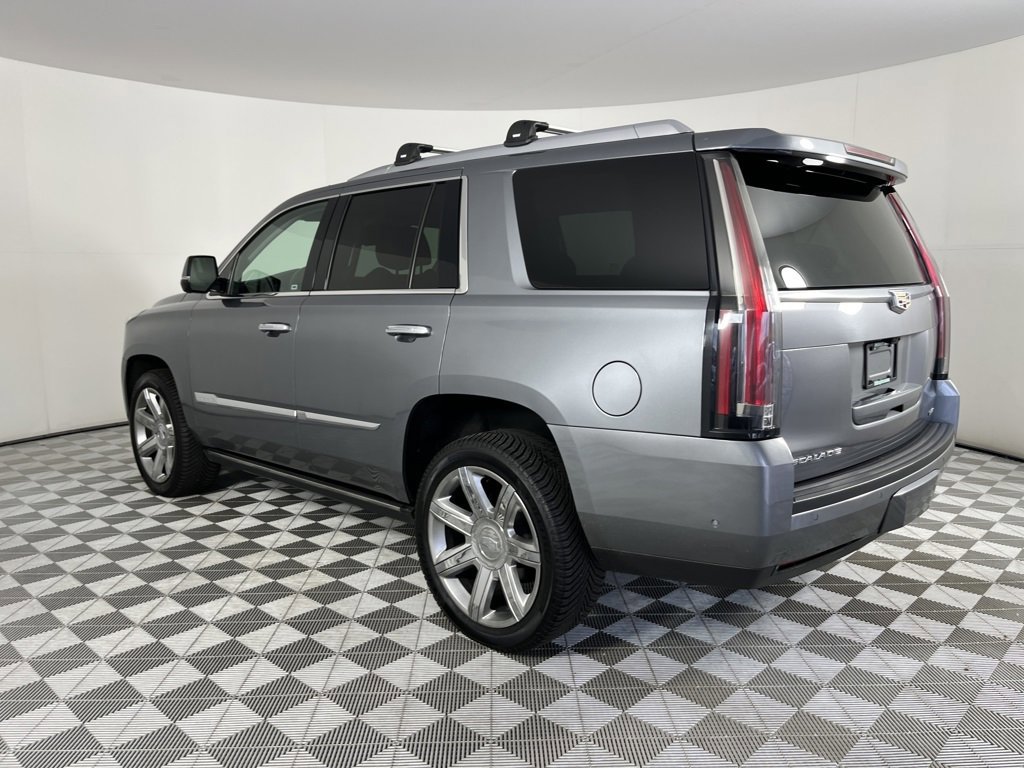 Used 2020 Cadillac Escalade Premium Luxury image 3