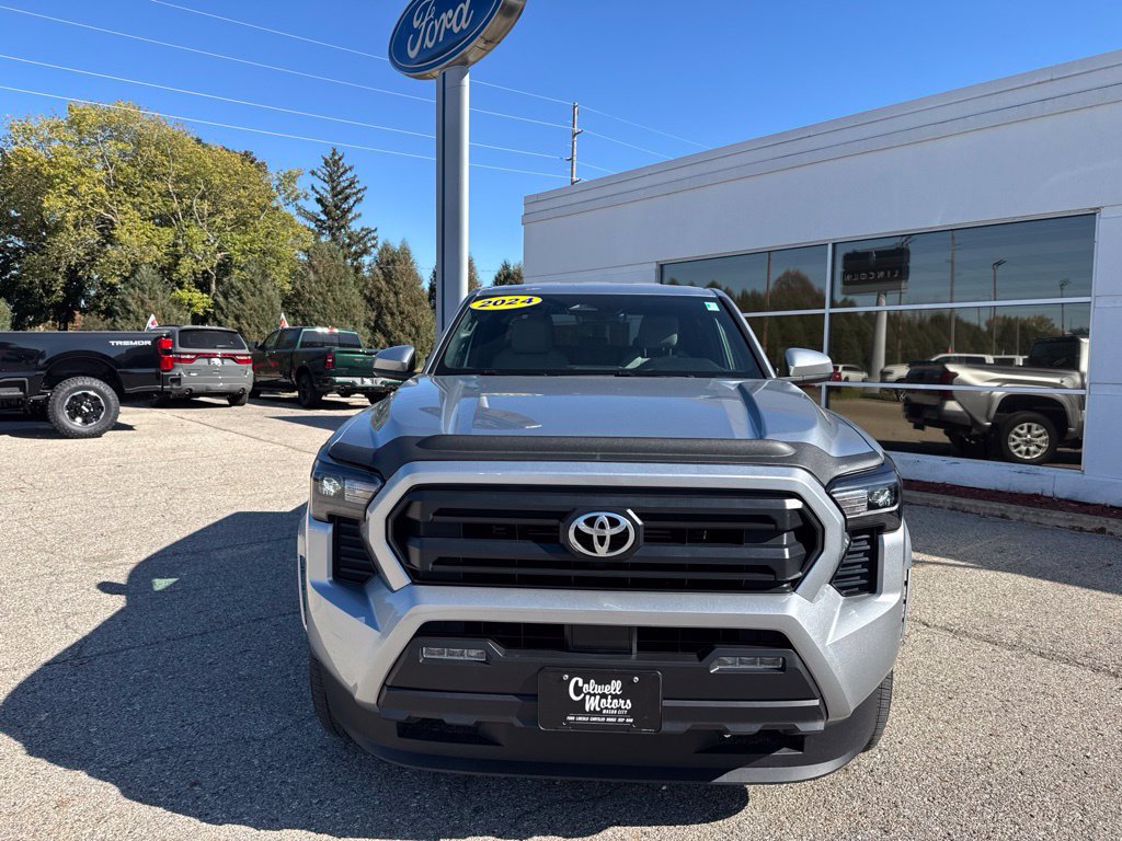 Used 2024 Toyota Tacoma SR5 AWD/4WD image 8