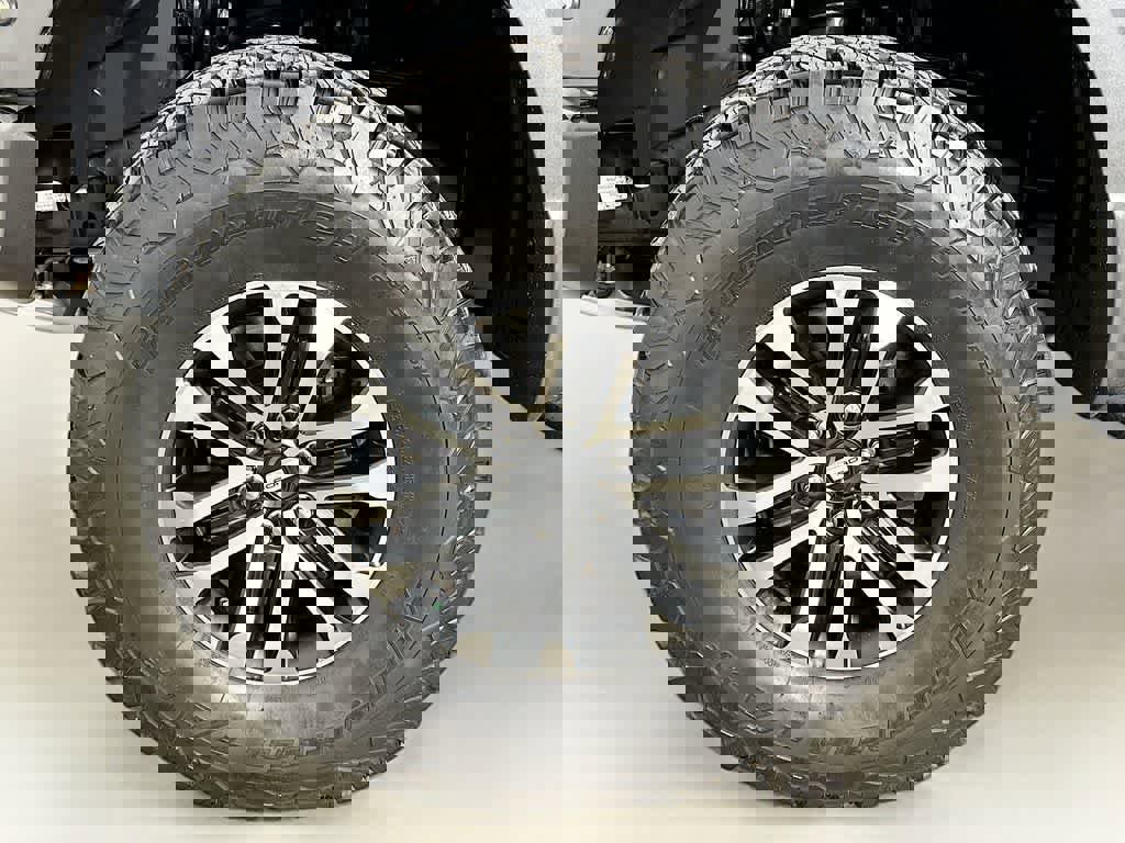 Certified 2019 Ford F150 Raptor w/ Equipment Group 802A Luxury image 10